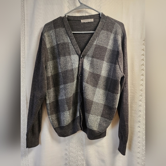 Geoffrey Beene Cardigan, Men's Med, Dark Gray, & Light Gray Checkered Cardigan - Picture 1 of 5